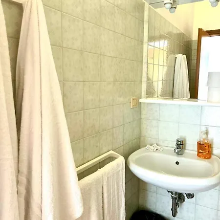 ゲストハウス Baratoff *