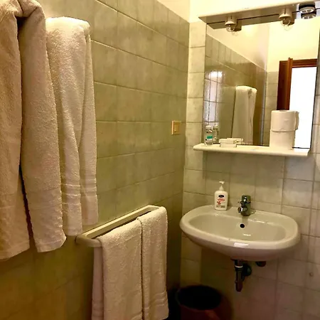 Baratoff ゲストハウス ペザロ